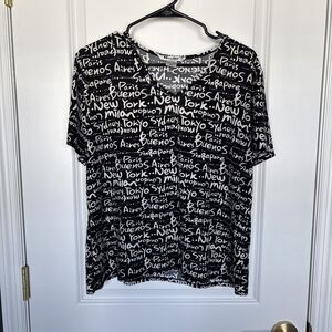 Nygard Collection Cosmo Global City Script Print V Neck Top Women's XL